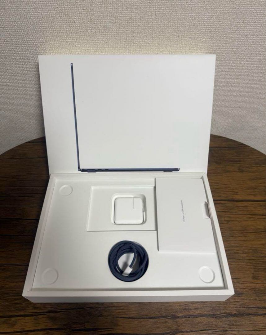 MacBook Air M2 チップ メモリ16GB/SSD256 13インチ