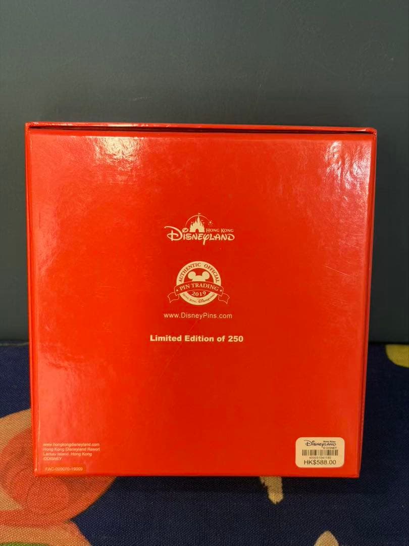 香港ディズニーランド正規品ダッフィーフレンズピンバッジ限数250