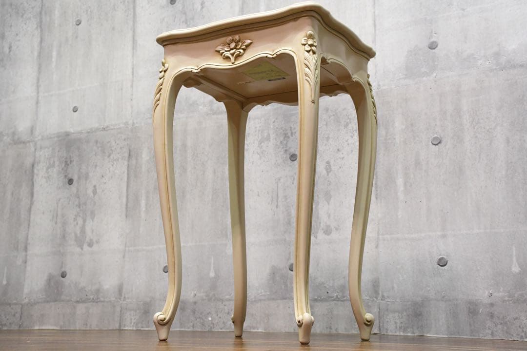 DGC9 カリモク ドマーニ ルイ15 サイドテーブル 猫脚 レリーフ ロココ