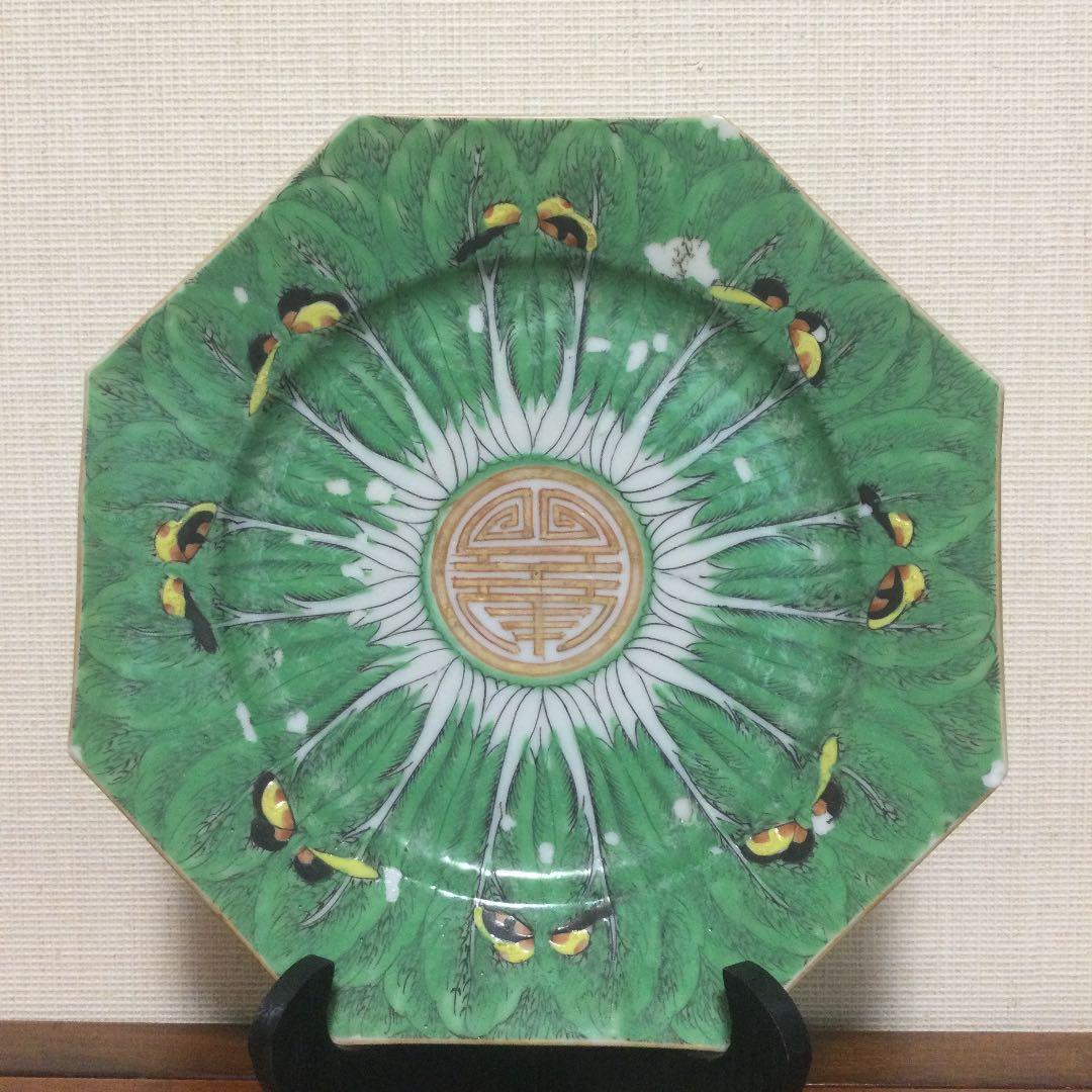 清朝末期の白菜蝶々寿皿、八角形