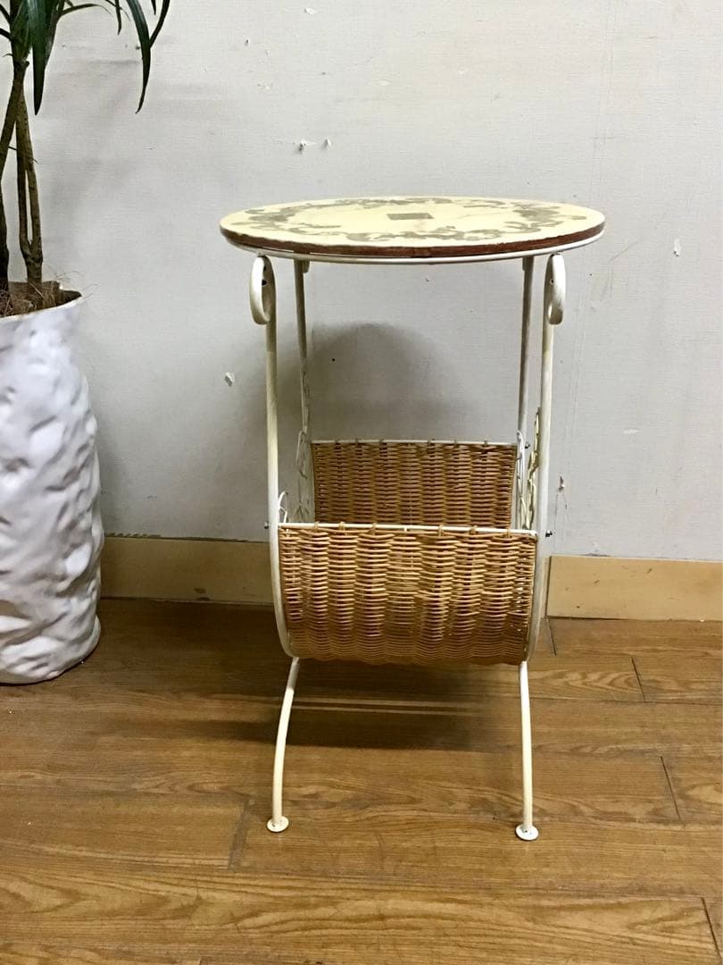 マーボー☆管212☆ヨーロピアンスタイル☆サイドテーブル⭐︎マガジンラック