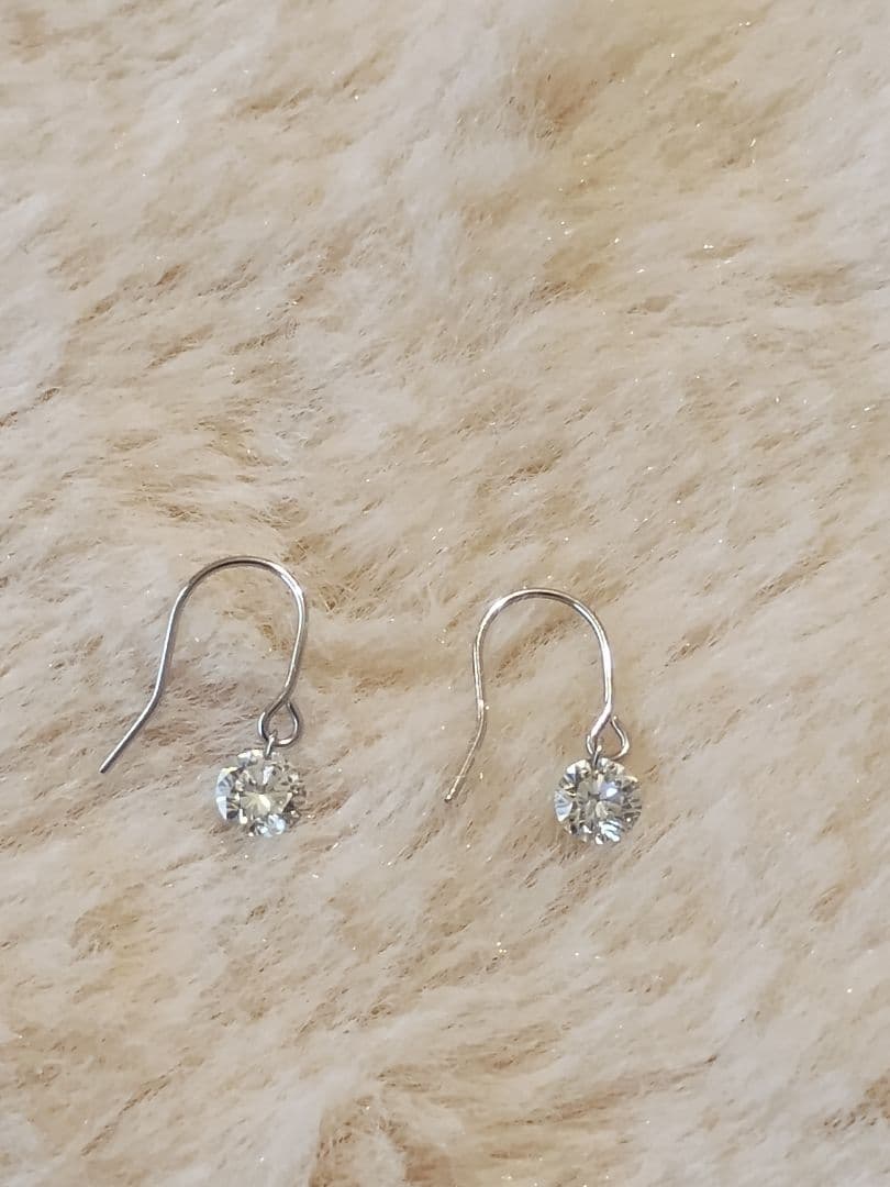 レーザーホールダイヤモンドアメリカンピアス