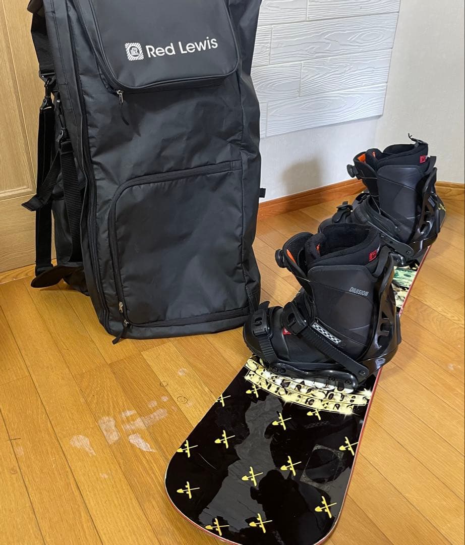 DIVISION ボード　ビンディング　ブーツの3点セット(ソフトケース付き）