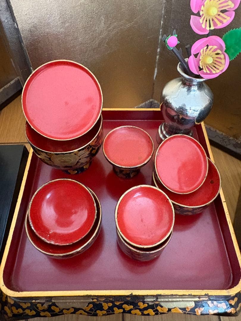 レア‼︎アンティーク　年代物　伝統的　雛人形セット ひな祭り用　金屏風　小物付き