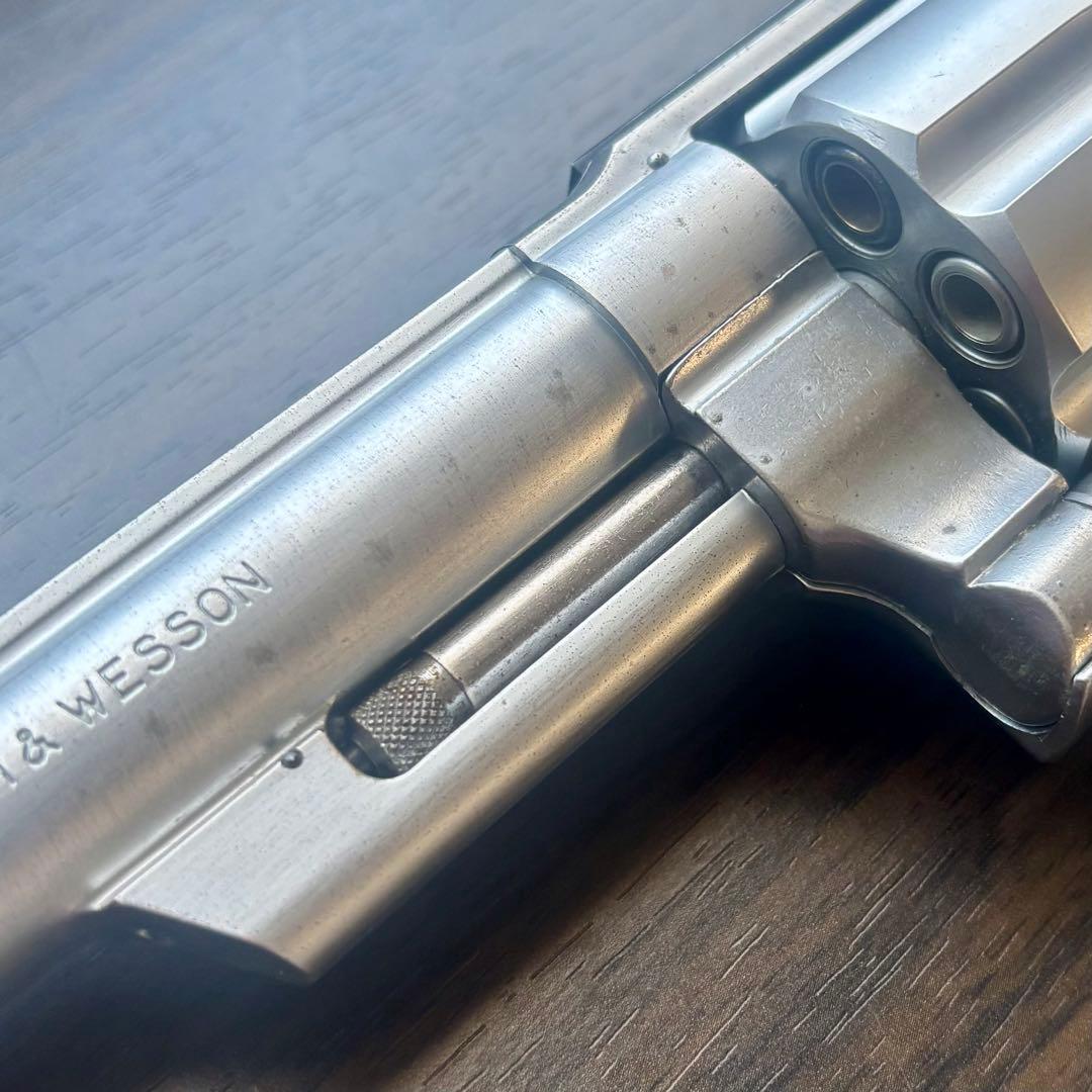 KOKUSAI製 44マグナム（観賞用・模型） — グリップ欠損あり