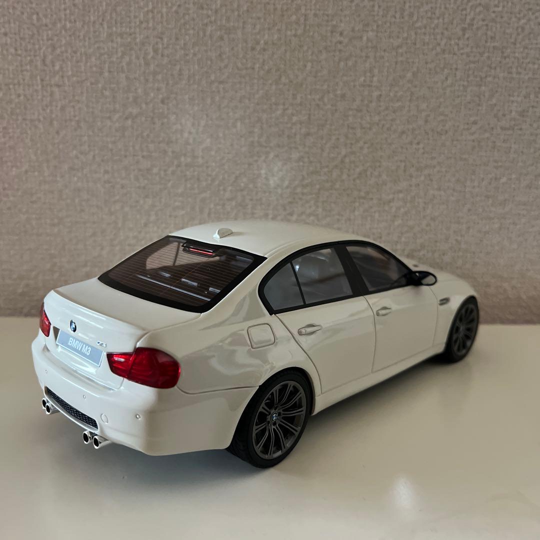 BMW M3 ホワイト 1/18スケール