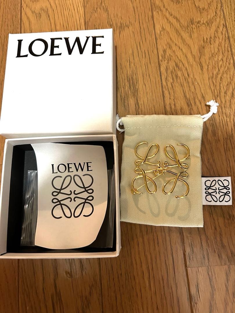 きなこ⭐︎美品⭐︎LOEWE ゴールドブローチ オリジナルボックス付き