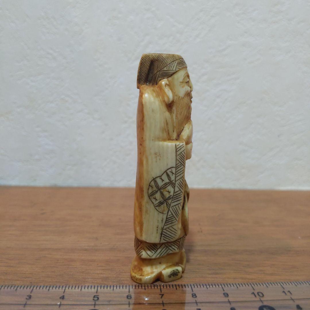 時代提げ物 七福神根付 天然素材 在銘【寿老人】高さ約7.6cm 重さ約50ｇ