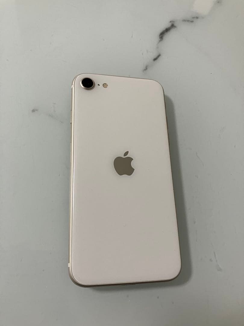 【美品】iphoneSE3 64G SIMフリー