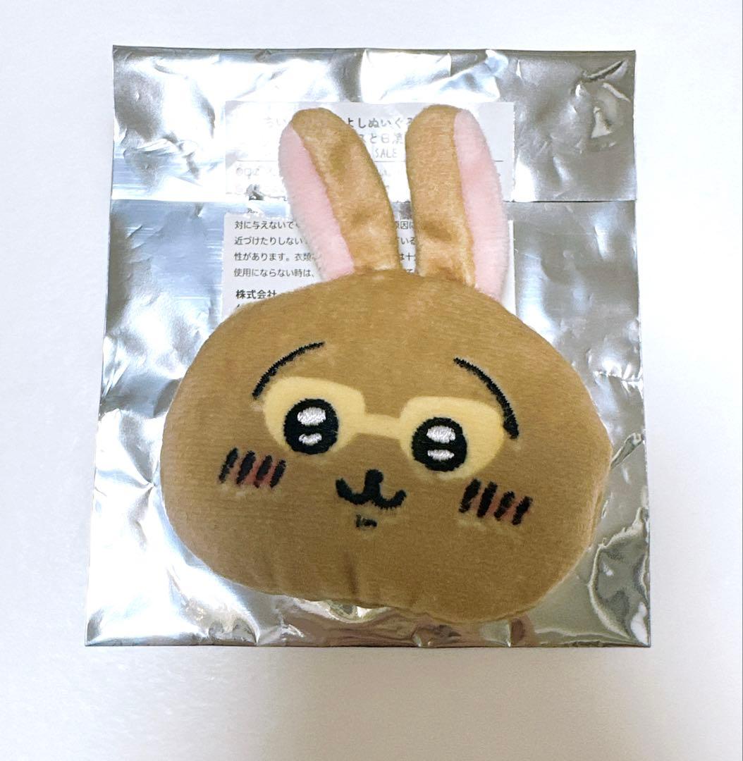 【匿名配送】ちいかわ なかよしぬいぐるみバッジ サングラスと日焼け うさぎ