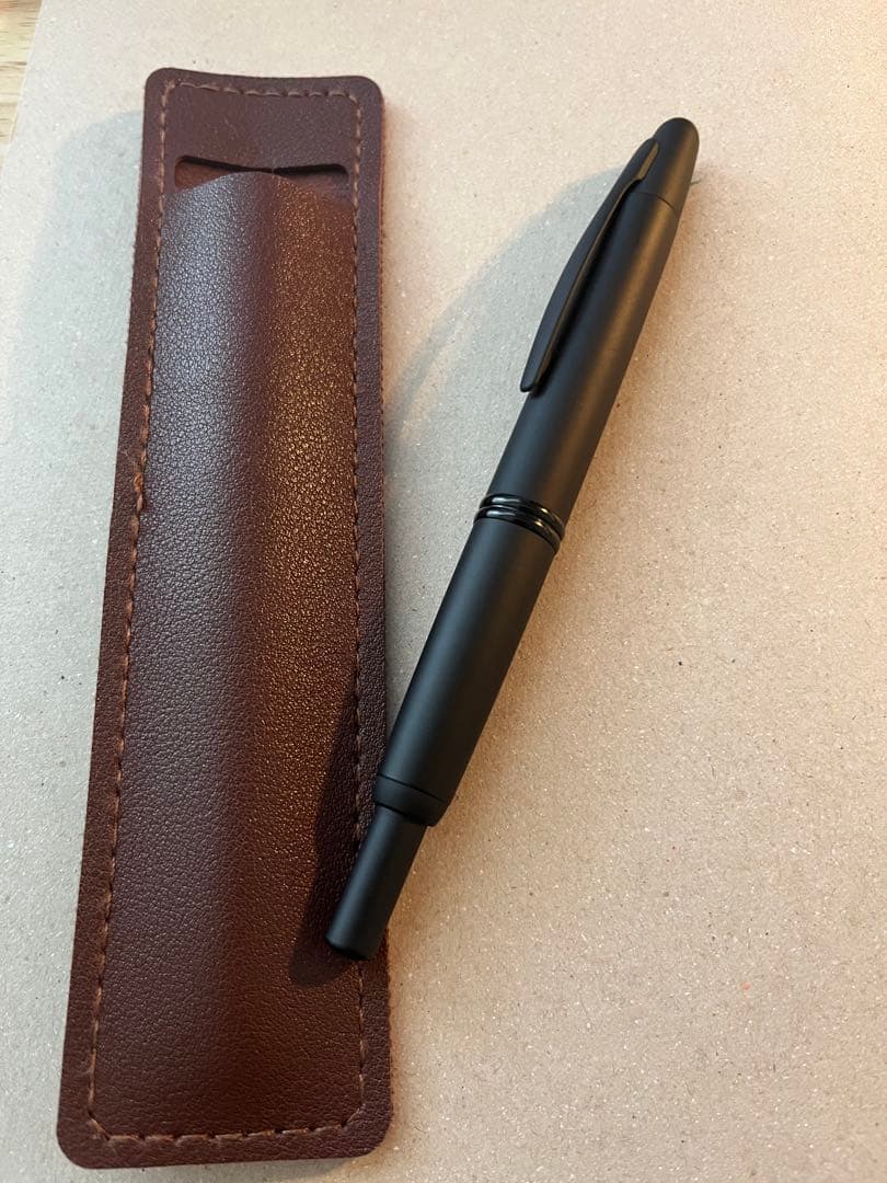 パイロット　キャップレス万年筆　F