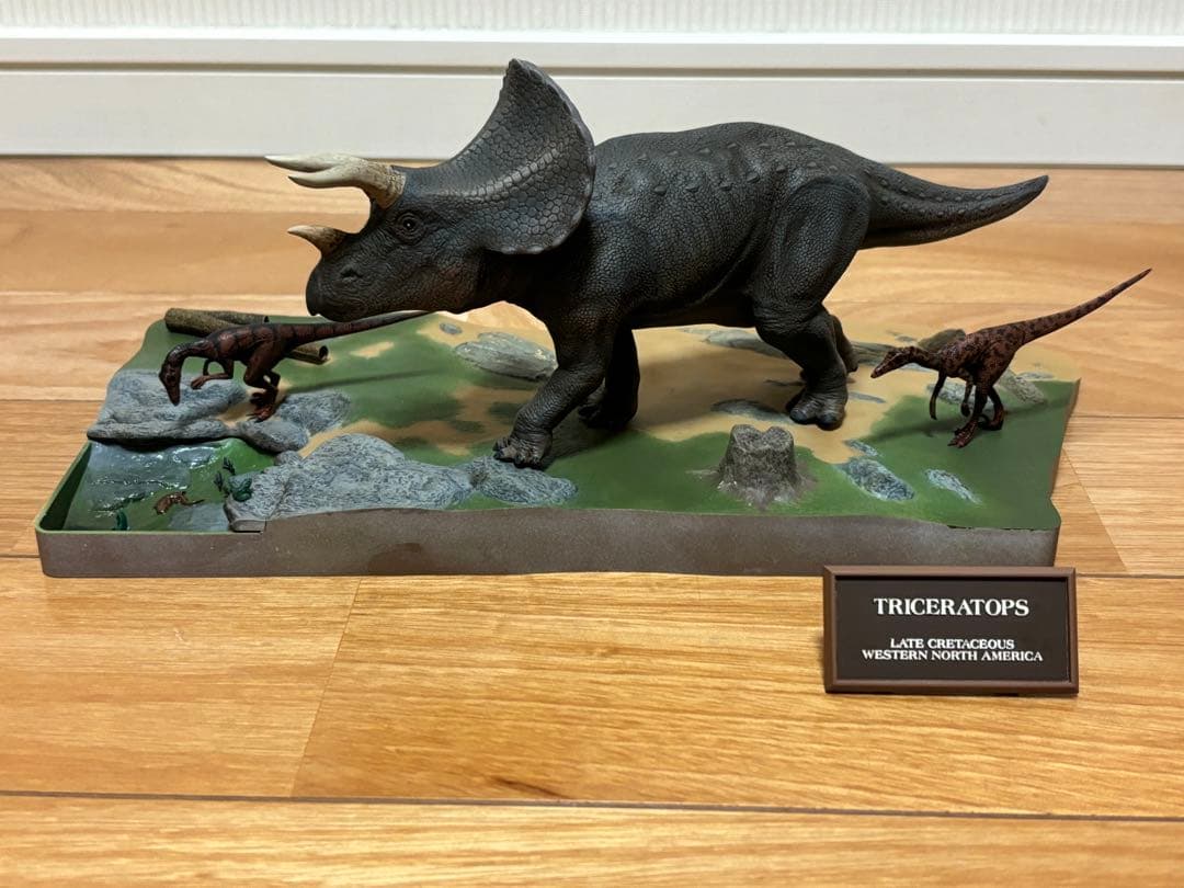 タミヤ 1/35 恐竜世界シリーズ 超大型情景ディスプレイセット 塗装済 完成品