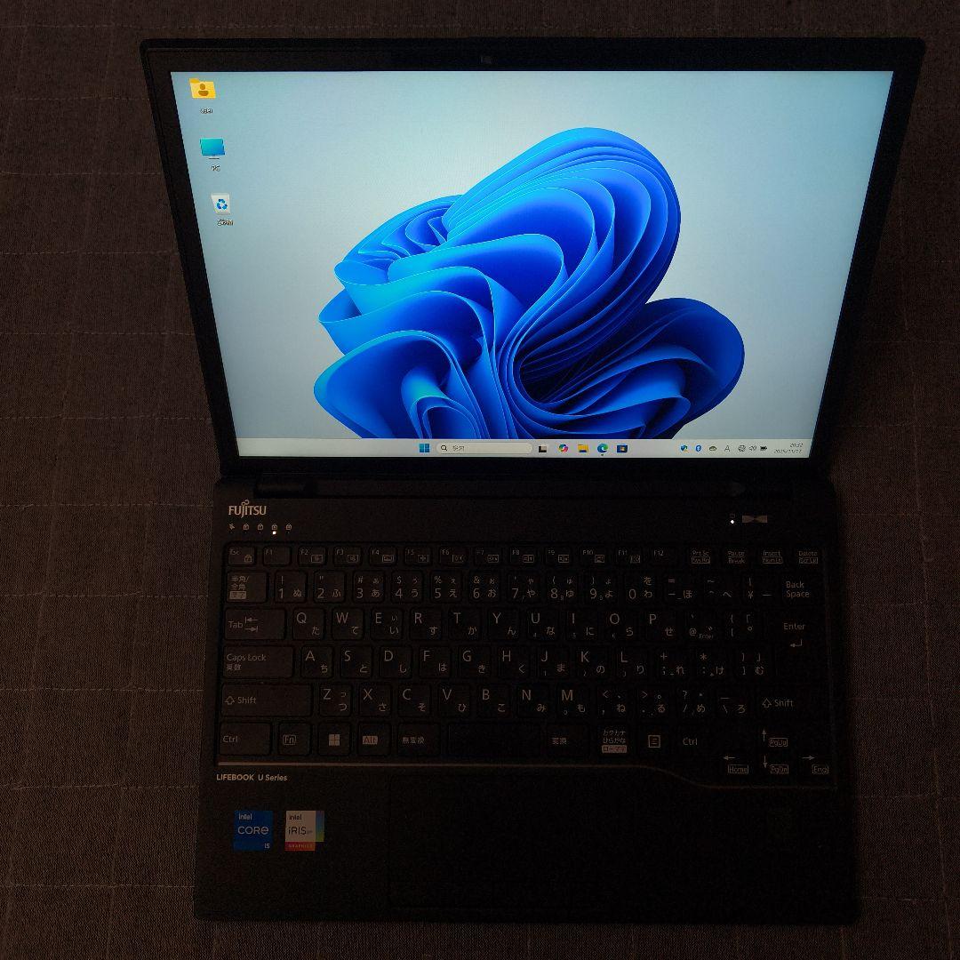 日本製 Fujitsu 美品 超軽量 驚速 13世代i5 8GB 新品1TB