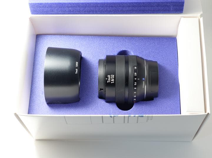 Touit 1.8/32 X-mount 単焦点レンズ　元箱付き