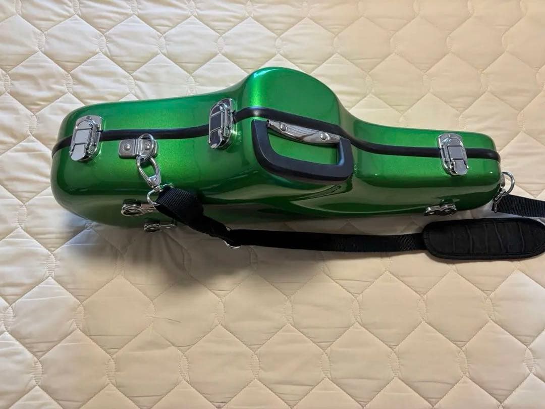 アルトサックス　シャイニーケース　黄緑