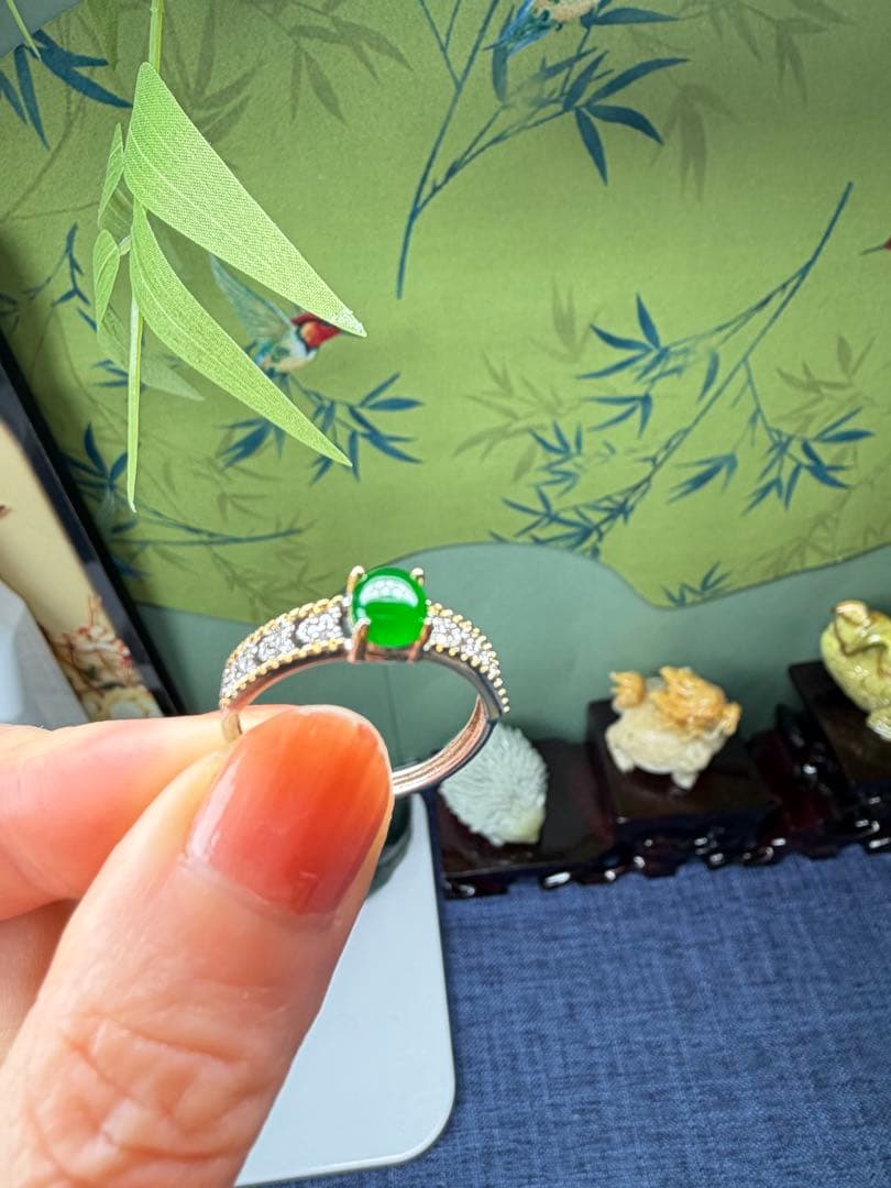 貴重❣️ミャンマー産天然本翡翠　帝王緑、濃厚な満緑カラー翡翠リング　鑑定書付き