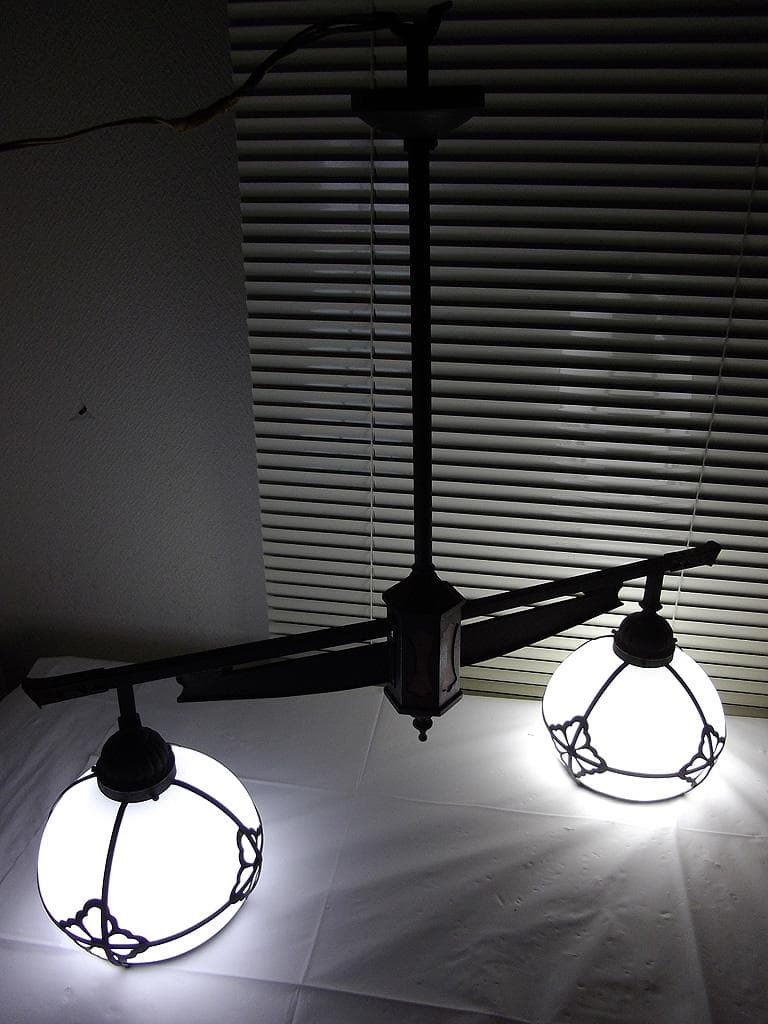 和風照明　二灯式　大正昭和レトロ　 電傘 電笠 花菱文　乳白ガラス