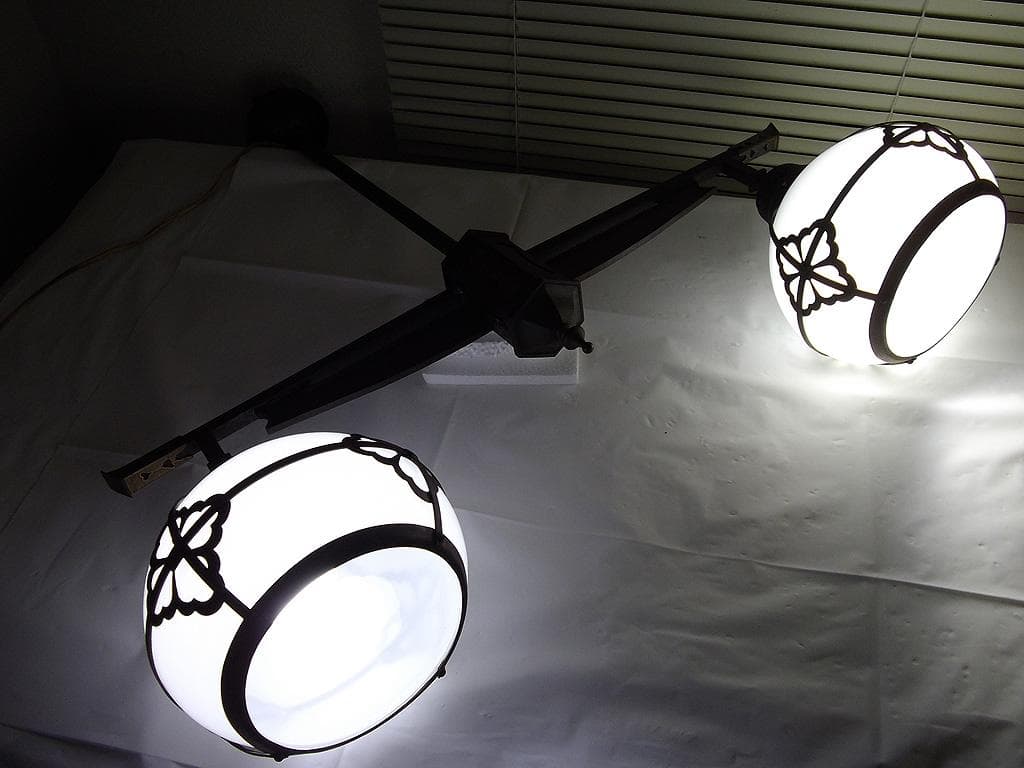 和風照明　二灯式　大正昭和レトロ　 電傘 電笠 花菱文　乳白ガラス