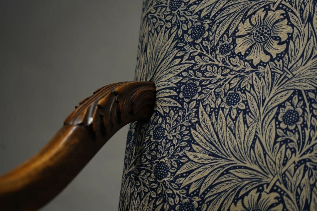 イギリスアンティーク アームチェア ジャコビアン様式　動物脚　張替済　ソファ