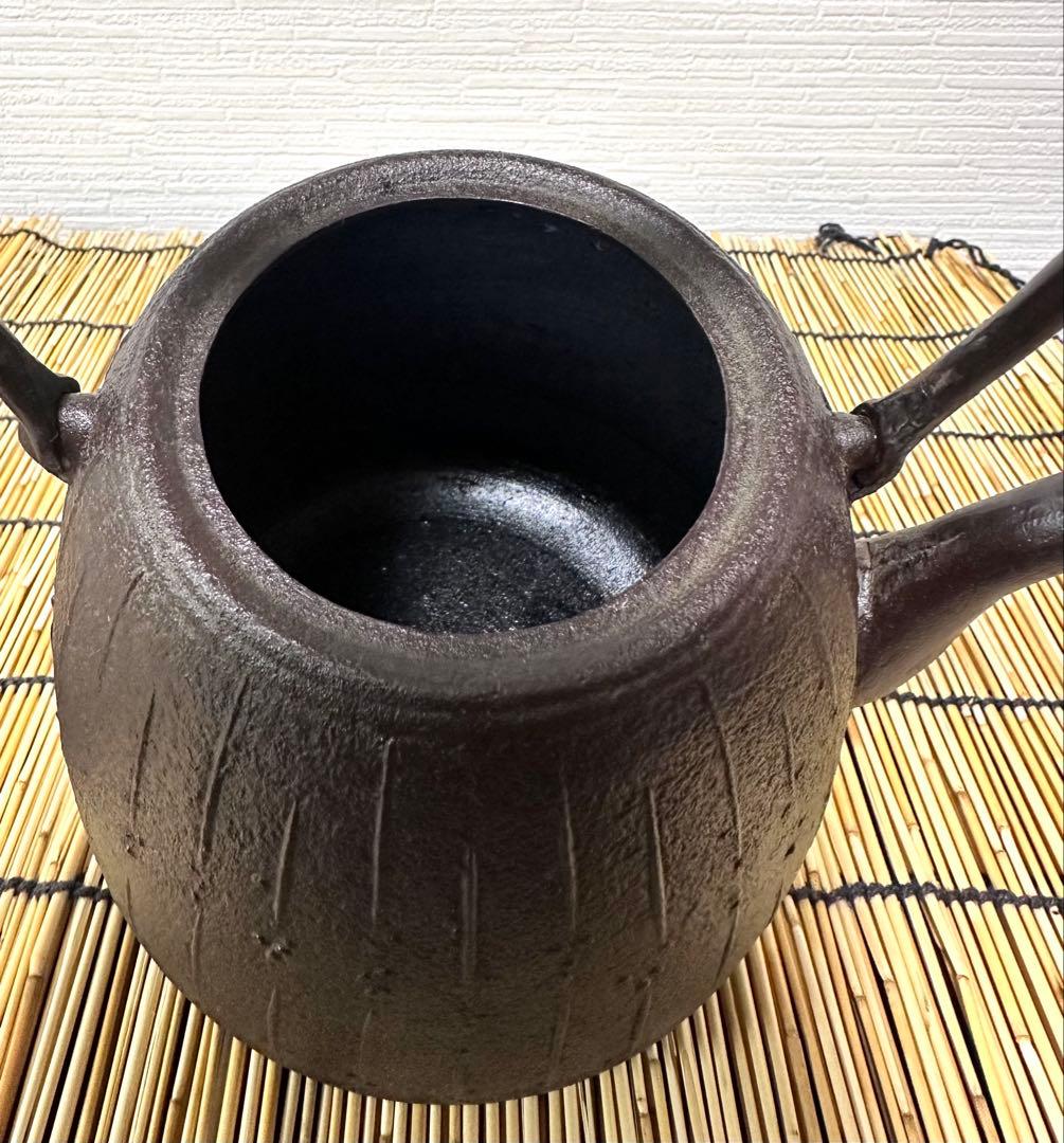 未使用、供箱等付属品付　南部盛栄堂販売 南部鉄瓶作家 及川 恒作 １５型雨地文