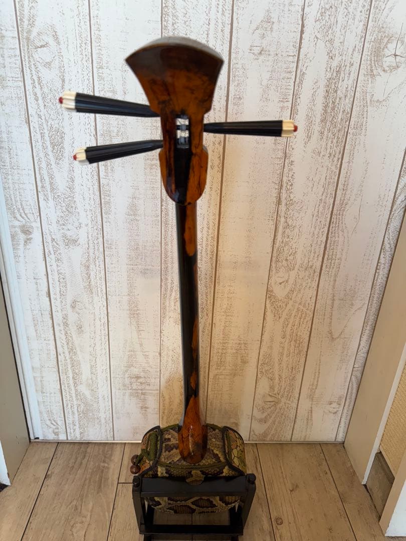 八重山黒木　漆塗り　三線