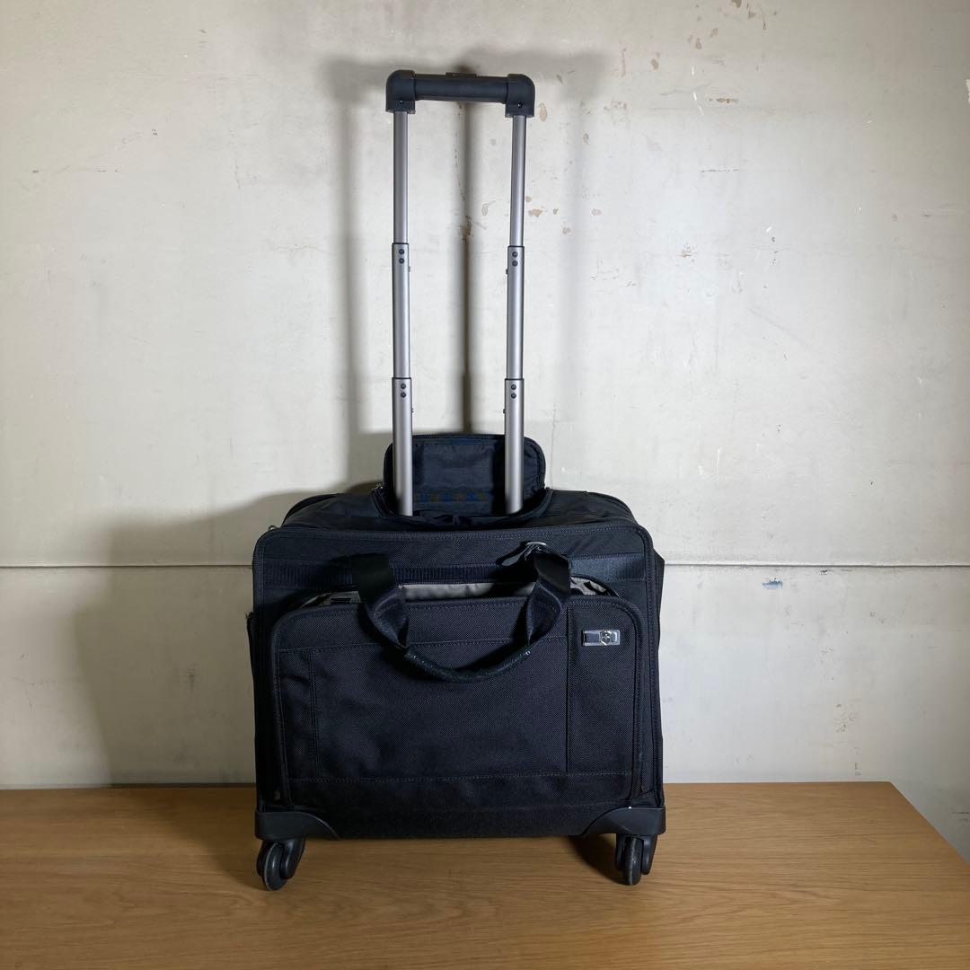 VICTORINOX 四輪キャリーバッグ　Architecture 3.0