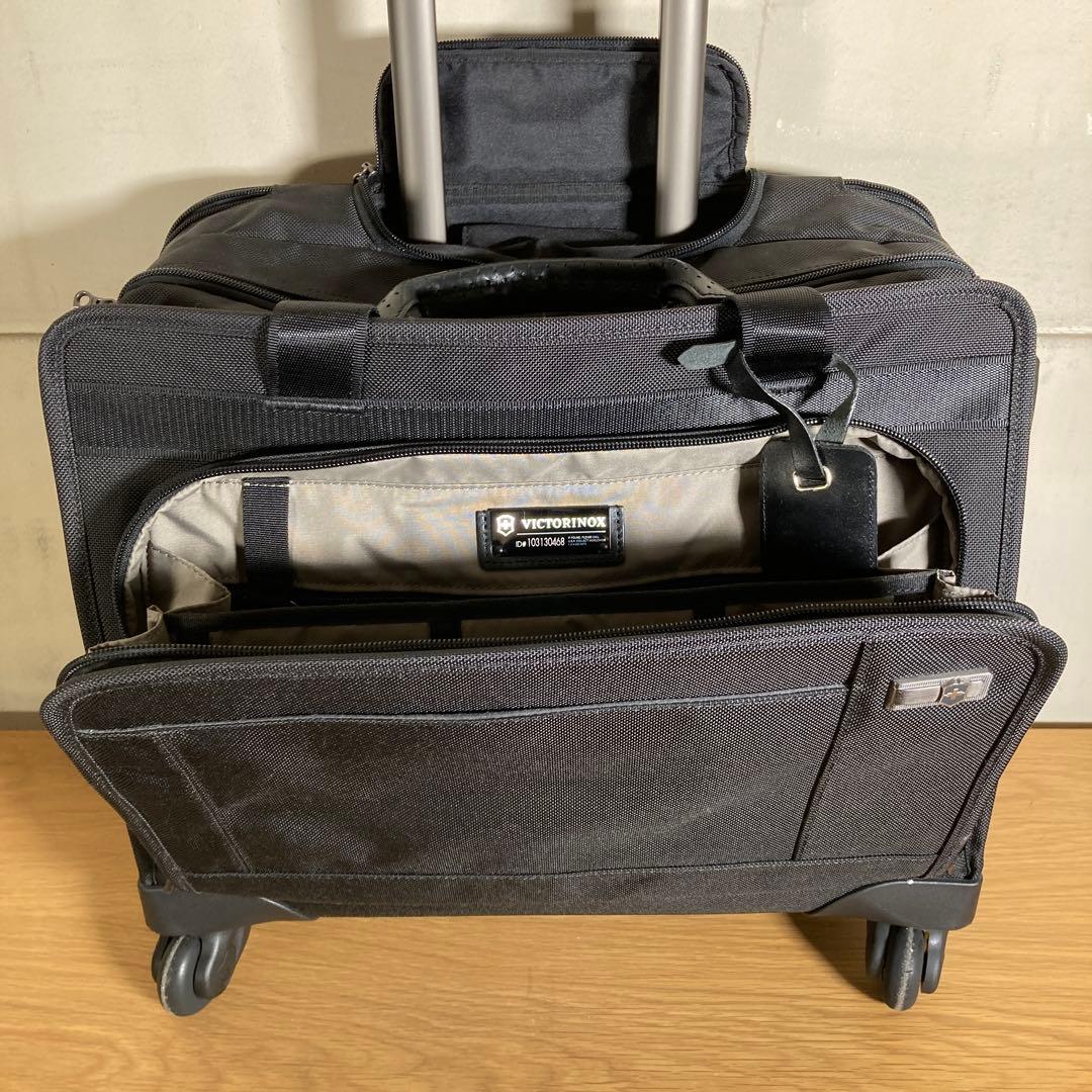 VICTORINOX 四輪キャリーバッグ　Architecture 3.0