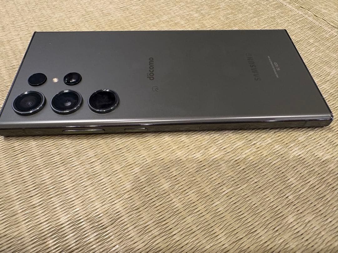 ちかつ　美品　Galaxy S23 Ultra 256GB docomo