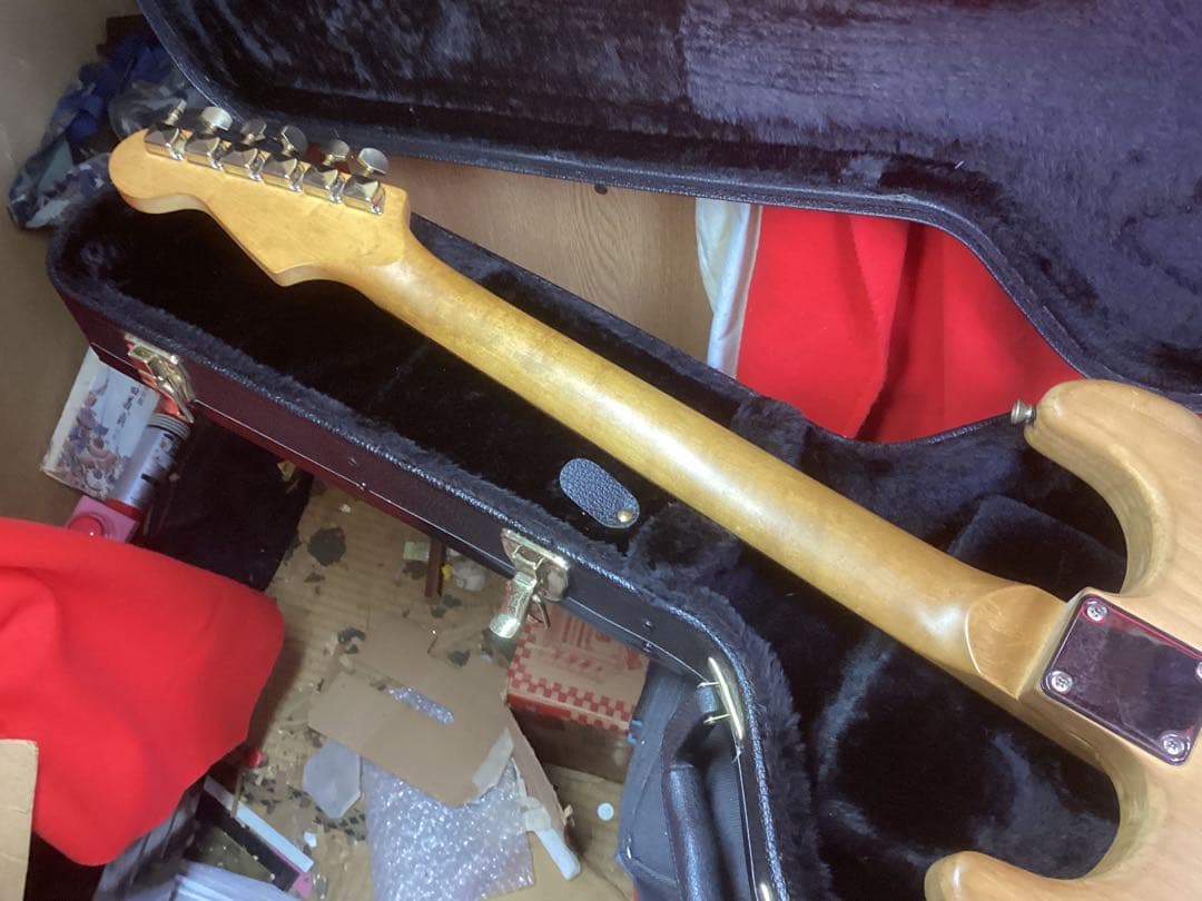 エレキギター ハードケース付き動作品