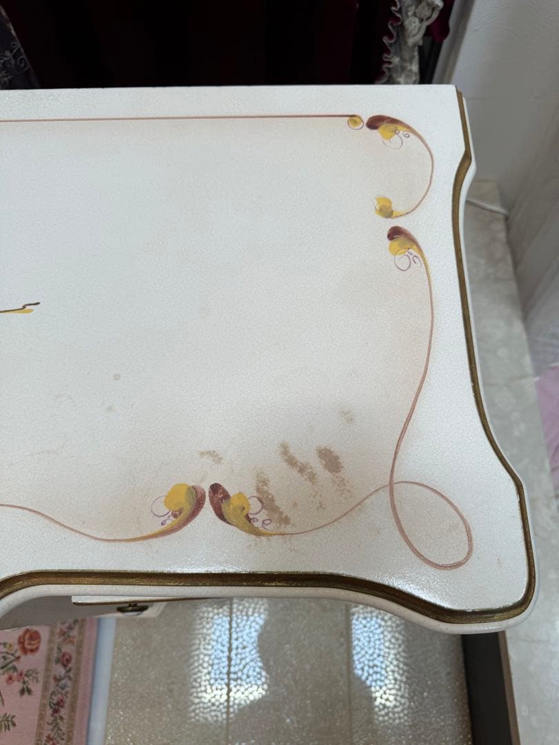 ロココ調　テレビ台