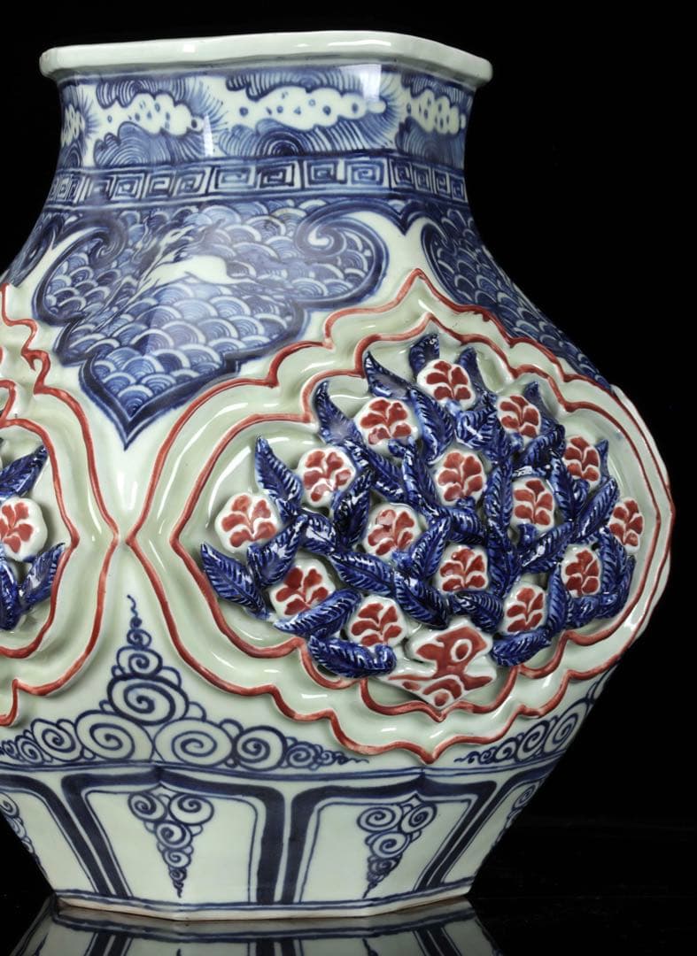 中国古玩 青花釉裏紅透彫花弁麒麟紋壺 唐物 飾壺 花瓶 時代物 古美術 骨董品