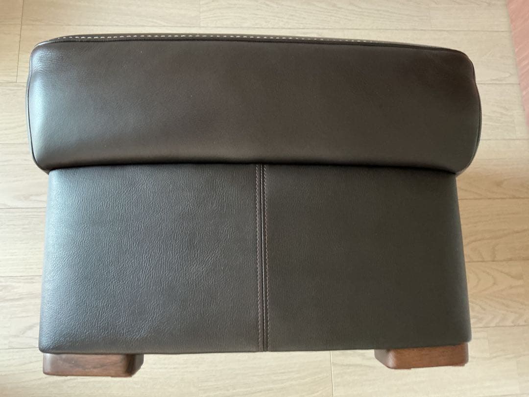 カリモク　レザー　オットマン　本革