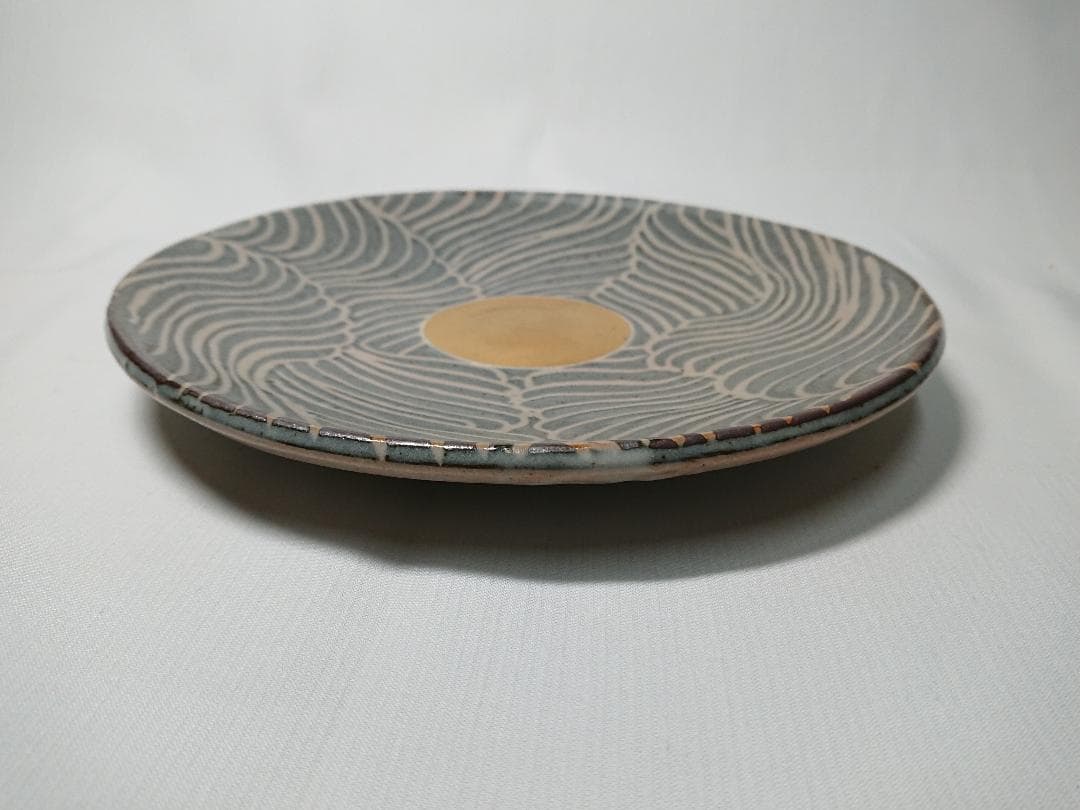 ◆ 安藤日出武作 ◆　旭日双光章叙勲記念・金彩旭日波紋平皿　＊新品未使用品