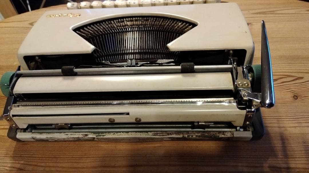 オリンピア　タイプライタ－