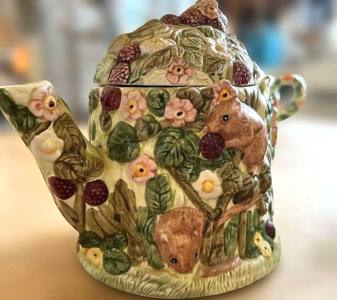 英国ヴィンテージヴィレッジコレクターズティーポット