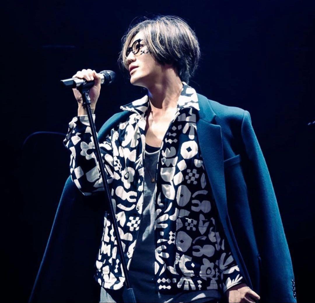 【希少】ZARA 赤西仁着用ジャケット 白黒 総柄 メンズM