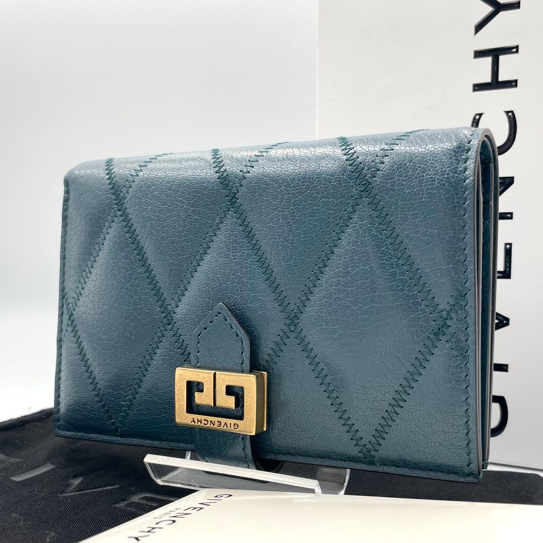 未使用★GIVENCHY キルティング　2G 二つ折り財布　レザー　ブルー系