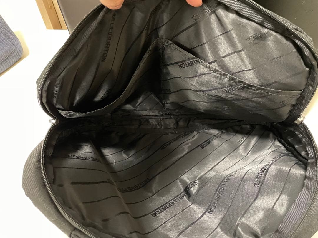 黒いキャリーケース キャスター付き