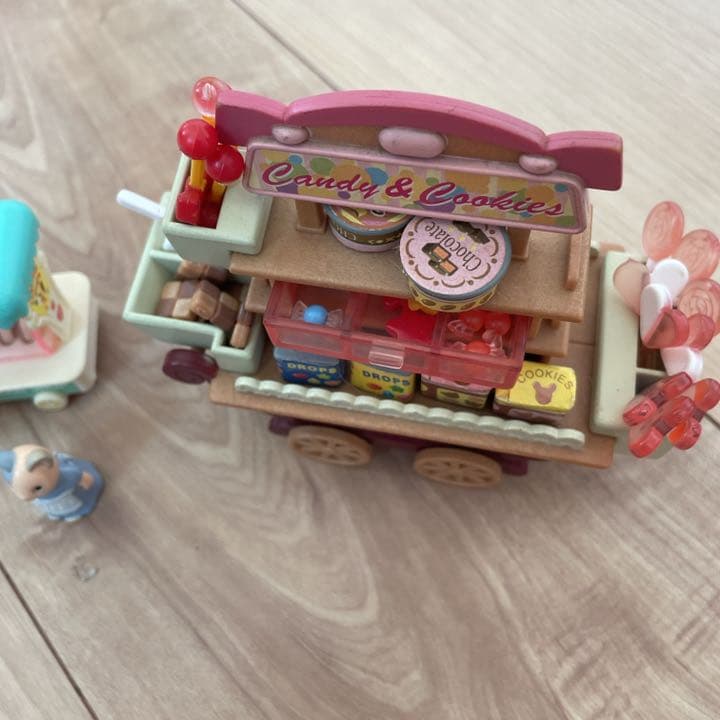 シルバニア　赤い屋根の大きなお家　キャンディワゴンといろいろセット