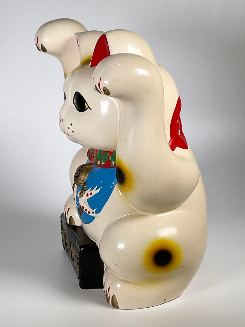 招き猫　億万両　両手上げ　陶器製　貯金箱　鯉と福鈴　まねきねこ