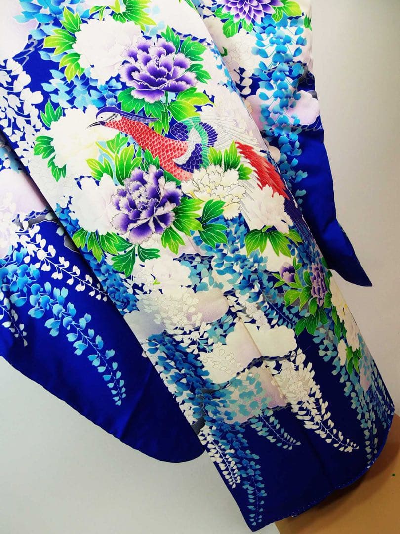 【豪華3点セット】振袖／濃紺地 藤花文様／銀駒刺繍／長襦袢・袋帯付き 晴れの日に