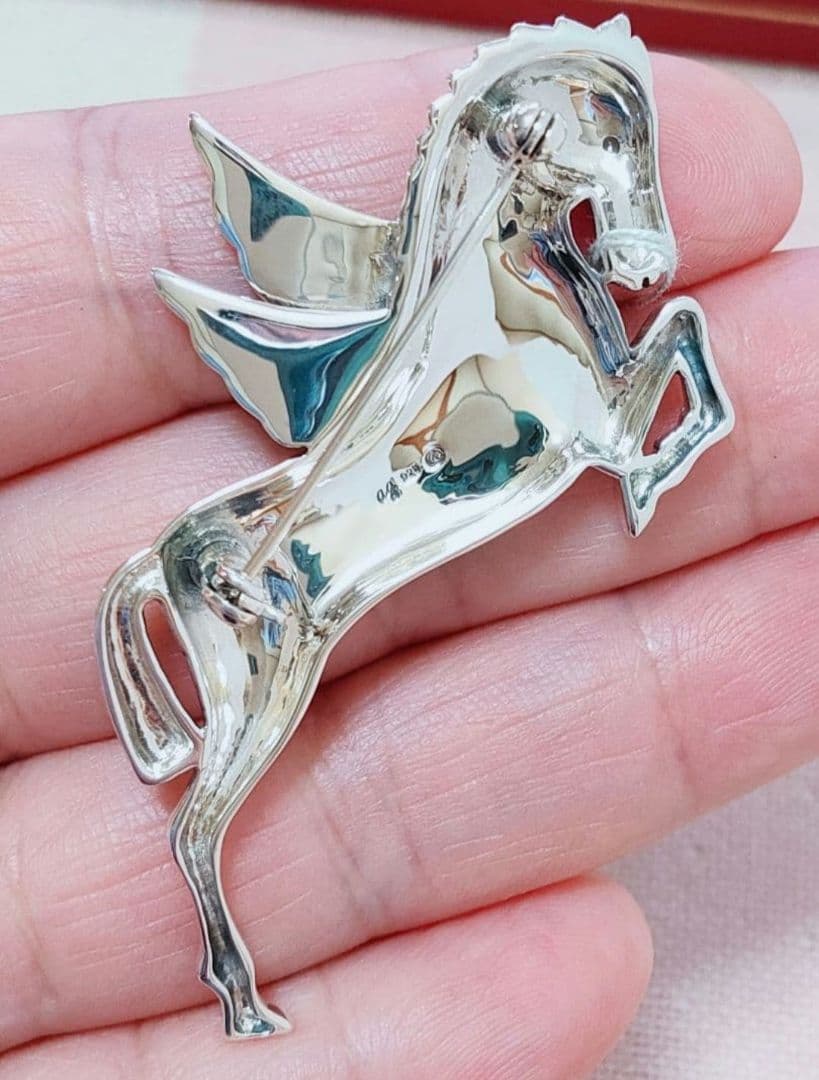 未使用品 碌山 翼ある馬 ペガサス エメラルド シルバー ブローチ