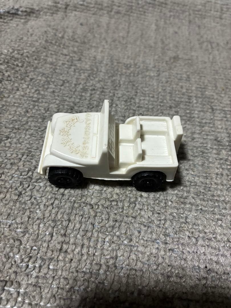 かなりレア宇津救命丸のプラのミニカー50年前⁇程の商品かと思います。