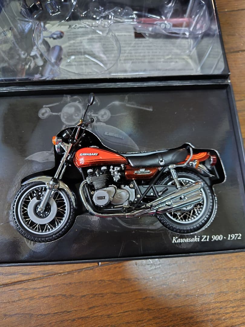 Kawasaki カワサキ Z1 900 1972年モデル 1/12スケール