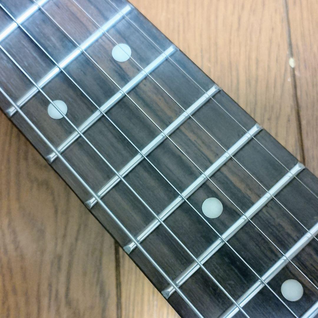 美品　BUSKER’S　ストラトキャスタータイプ　エレキギター　ホワイト