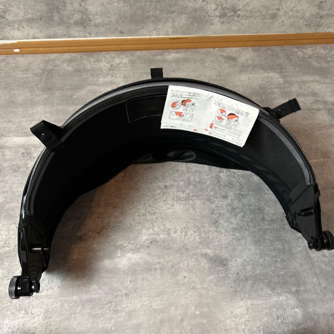 美品 Aprica フラディアラクート プレミアム チャイルドシート　シェード付