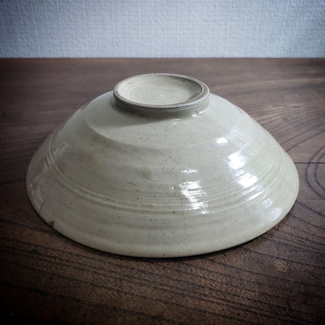 茶碗　平茶碗　盛皿　茶道具　茶器　抹茶碗　草花文様　ろくろ目