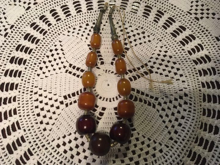 アンバーのネックレス