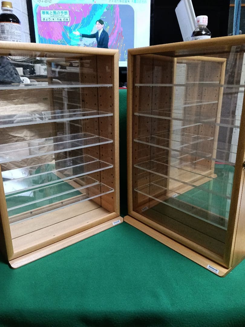 ナカバヤシ木製ガラスケース 6段 2セット。