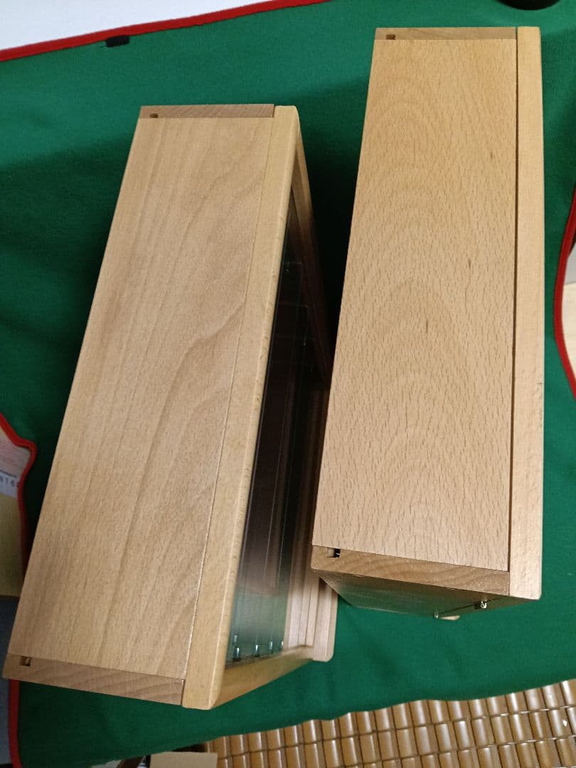 ナカバヤシ木製ガラスケース 6段 2セット。